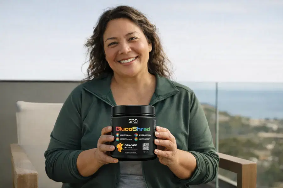 Woman_Balcony_holding_GlucoShred